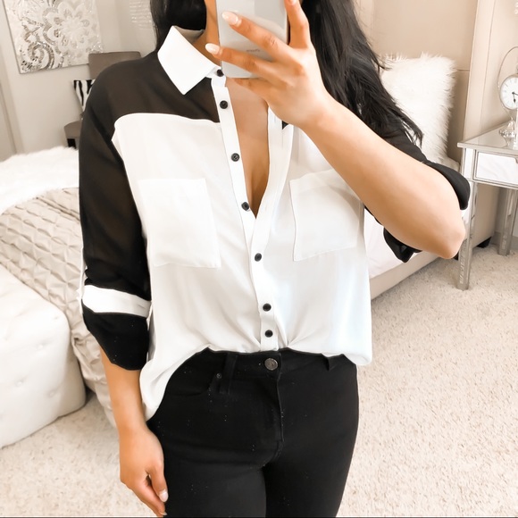 Ro & De Tops - RO&DE XS black and white v slit in the  back top
